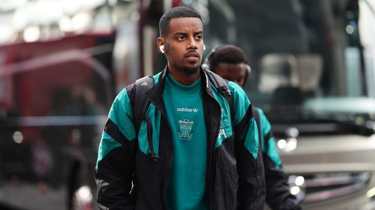 Alexander Isak returned from injury against Brentford