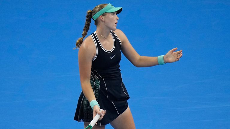 2026 French Open champion Mirra Andreeva had no response to Zheng on the day 