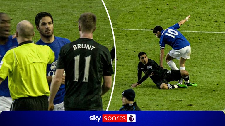 Jimmy Floyd Hasselbaink gives his thoughts on Mikel Arteta's red card for Everton back in 2010