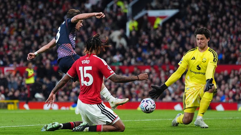 Conor Gallagher misses the chance to put Spurs in front