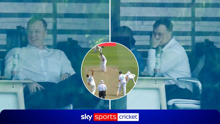The hilarious moment office workers get caught watching the Test between South Africa and Australia. 