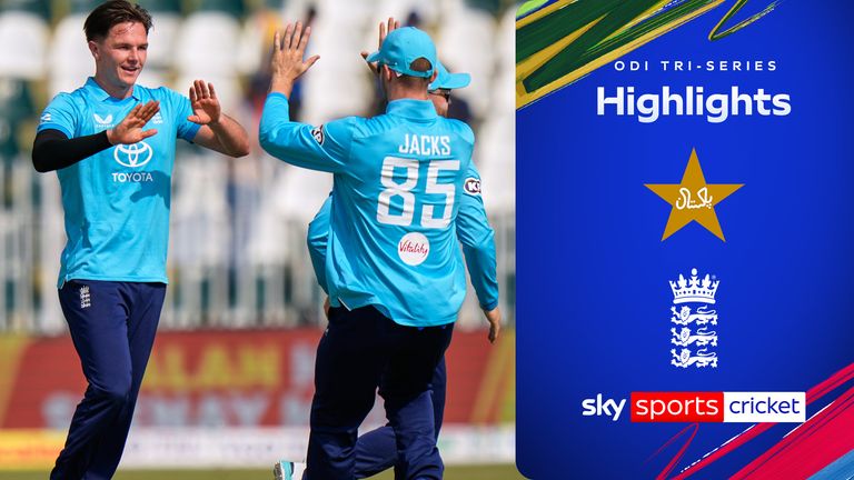 Highlights of Pakistan’s innings against Pakistan in the ODI tri-series.