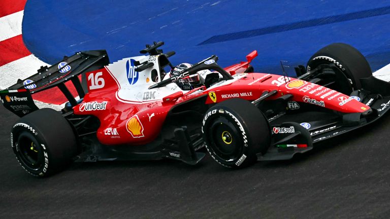 Charles Leclerc in Singapore (Photo by Lillian SUWANRUMPHA / AFP)