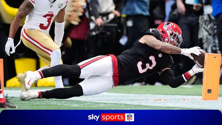 Atlanta Falcons safety Jessie Bates III (3) intercepts a San Francisco 49ers' Brock Purdy pass during the second half of an NFL football game in Atlanta, Sunday, Oct. 25, 2026. (AP Photo/Mike Stewart)
