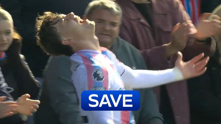 Matz Sels makes a BIG SAVE to deny Larsen as Palace put pressure on against Forest