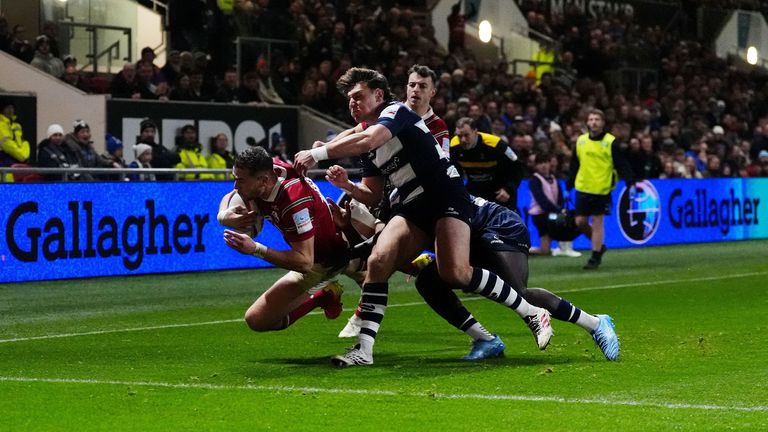Leicester Tigers' Freddie Steward scores a try against Bristol