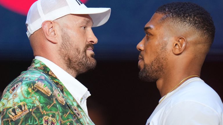 Tyson Fury, left, and Anthony Joshua, r