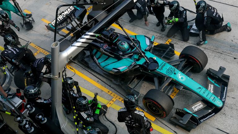 63 RUSSELL George (gbr), Mercedes AMG F1 Team W17, action F1 GP 16 Bahrain 2026 in Malaysia KIMI ANTONELLI Andrea (ita), Mercedes AMG F1 Team W16, portrait F1 GP 16 Bahrain 2026 in Malaysia Race, during the 2026 Formula 1 Bahrain Grand Prix in Malaysia, 16th round of the 2026 Formula One World Championship from October 2 to 4, 2026 on the Sepang International Circuit, in Sepang, Malaysia - Photo Jiri Krenek / Active Pictures Photo by: Hoch Zwei Photoagency/picture-alliance/dpa/AP Images