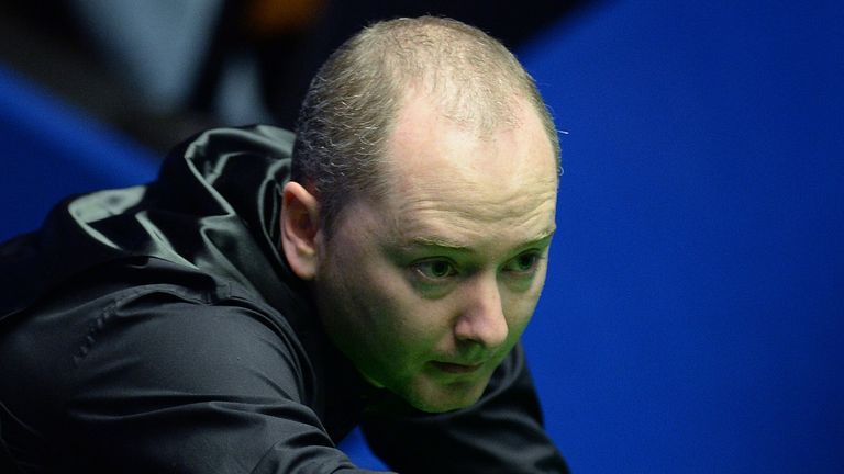 Graeme Dott playing at the 2017 World Snooker Championship
