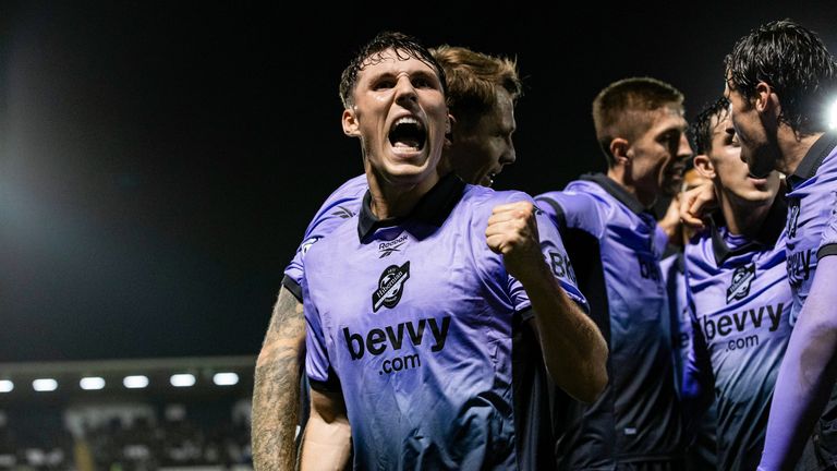 Hibs move off the bottom of the Scottish Premiership in draw with St Mirren