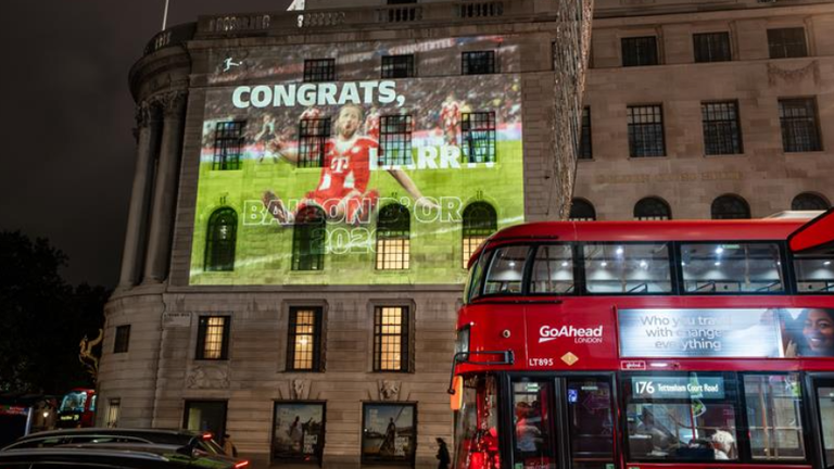 Harry Kane is congratulated on landmarks around London via the Bundesliga 
