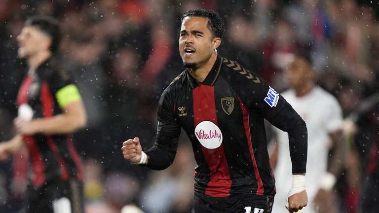 Justin Kluivert celebrates giving Bournemouth the lead vs AC Milan