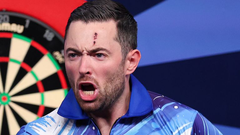 Luke Humphries claimed an impressive 6-4 victory over Gerwyn Price in the World Grand Prix final 