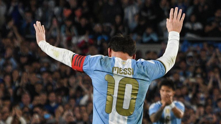 Messi gains the applause from the crowd on his final game