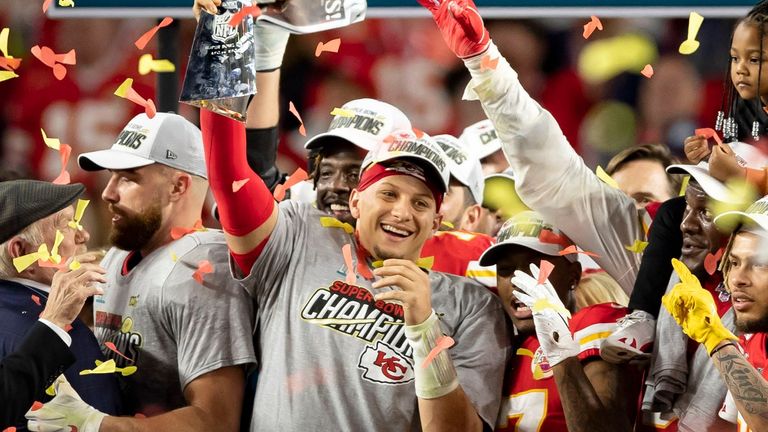 Mahomes lifts the Lombardi Trophy in 2020