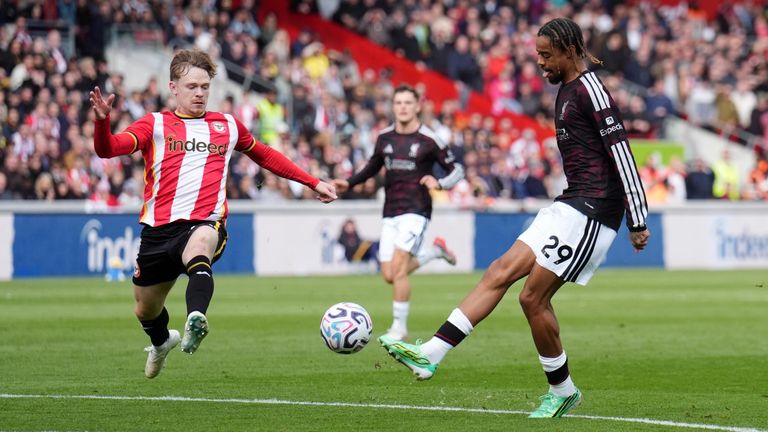 Bradley Barcola spurns a chance to give Liverpool the lead at Brentford