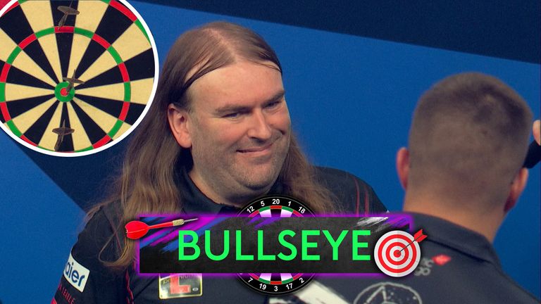 Ryan Searle checkouts on an incredible 167 on the bullseye to go ahead of Gian Van Veen for the first time in the match.