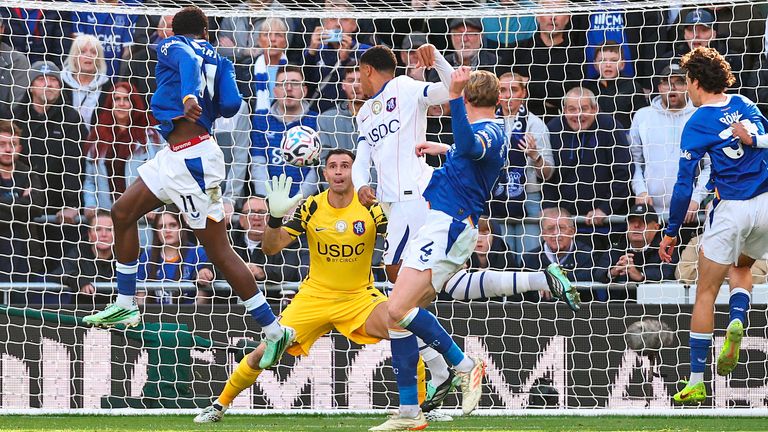 Thierno Barry spurns a chance to head Everton into the lead against Chelsea