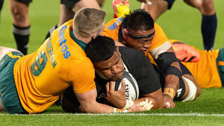 New Zealand's Tupou Vaa'i, 