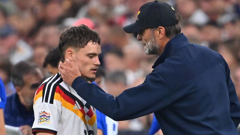 National coach Juergen KLOPP (GER) with Florian WIRTZ (GER), Football Nations League group stage, Group B, 3rd matchday Germany (GER) - Serbia (SRB) 2-0 on 01.10.2026, ALLIANZ ARENA ?SVEN SIMON Photo Agency GmbH & Co. Press Photo KG # Seidlhofstr.10 