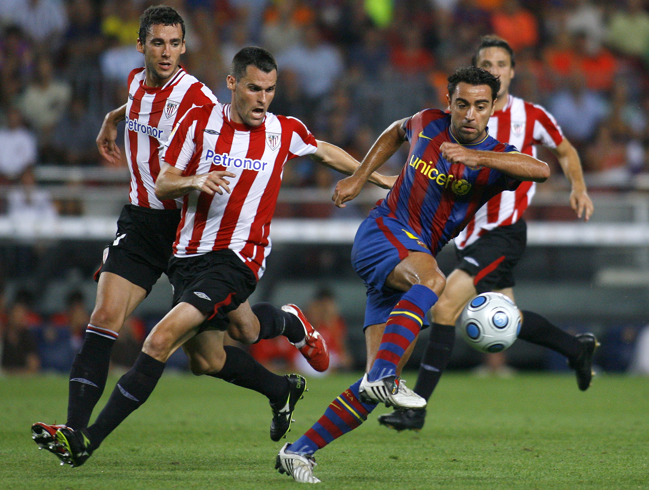 Xavi Hernandez playing for Barcelona